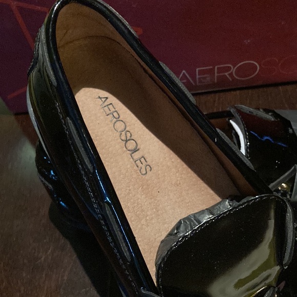 AEROSOLES Patent Leather Loafers with Square Leather Tassels - Picture 3 of 14